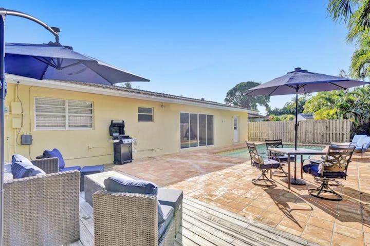 Beautiful 4 Bedrooms/Pool/Walk To Beach Deerfield Beach Dış mekan fotoğraf